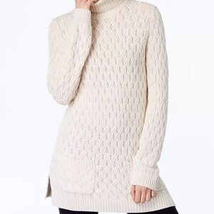 Jeanne Pierre Size XL Elegant Cream Cable Knit turtleneck Sweater with pockets.